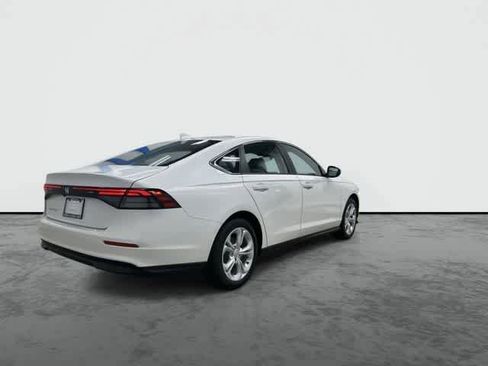 Certified 2025 Honda Accord LX image 3