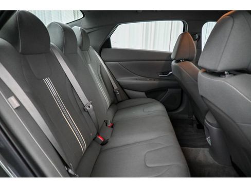 Used 2024 Hyundai Elantra Blue FWD image 19