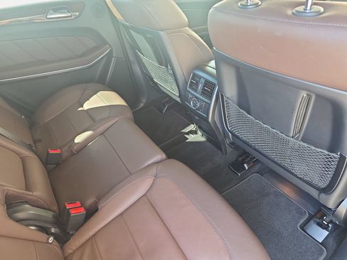 Used 2015 Mercedes-Benz GL 550 4MATIC image 11