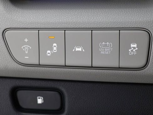 Used 2020 Kia Niro Touring image 28