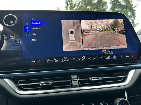 Used 2026 Chevrolet Equinox EV LT w/ Convenience Package II image 25