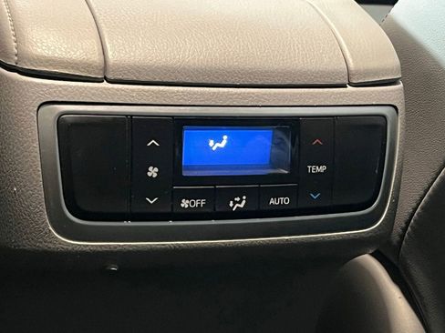 Used 2015 Toyota Highlander XLE AWD/4WD image 35