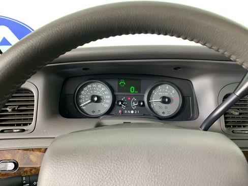 Used 2010 Mercury Grand Marquis LS RWD image 21