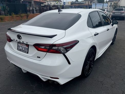 Used 2022 Toyota Camry SE w/ Carpet Mat Package (TMS) FWD image 6