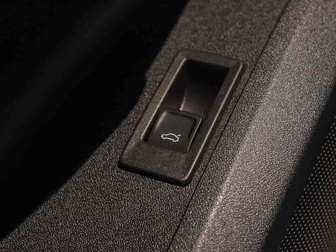 Used 2025 Audi Q5 Premium w/ Convenience Package AWD/4WD image 27