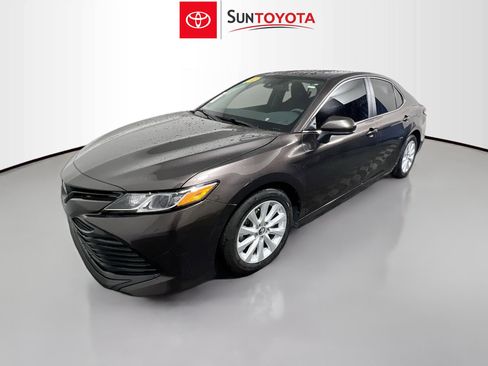 Used 2020 Toyota Camry LE FWD image 9