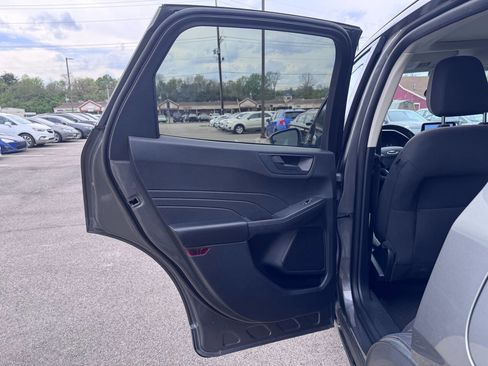 Used 2022 Ford Escape SE w/ SE Sport Appearance Package image 13