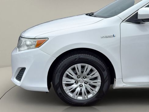 Used 2013 Toyota Camry LE image 22