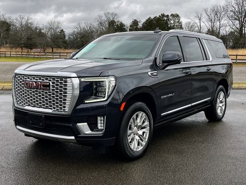 Used 2024 GMC Yukon XL Denali image 2