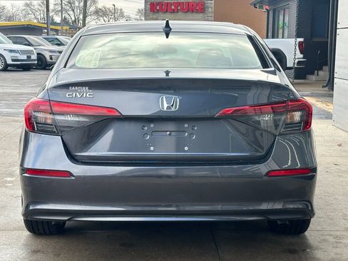 Used 2022 Honda Civic EX image 6