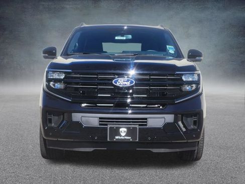 New 2027 Ford Expedition Platinum w/ Stealth Performance Package AWD/4WD image 2