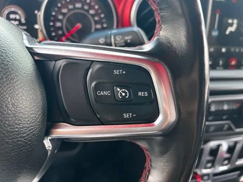 Used 2018 Jeep Wrangler Rubicon AWD/4WD image 16