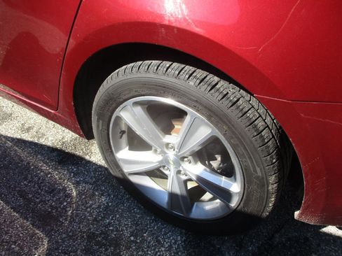 Used 2016 Chevrolet Cruze LT image 9