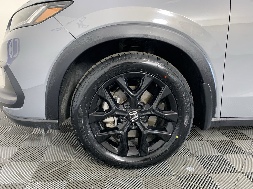 Used 2025 Honda HR-V Sport image 11