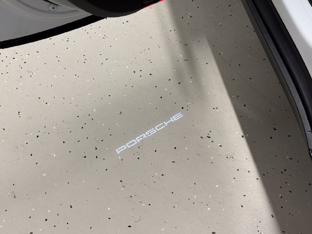 Certified 2026 Porsche Macan AWD/4WD image 11