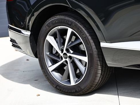 Used 2025 Genesis GV80 2.5T Select AWD/4WD image 5