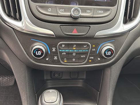 Used 2018 Chevrolet Equinox LT w/ Sun & Infotainment Package AWD/4WD image 20