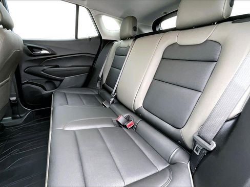 Used 2025 Chevrolet Trax ACTIV w/ Driver Confidence Package image 24