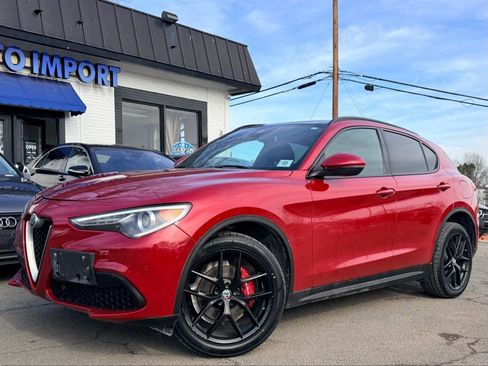 Used 2018 Alfa Romeo Stelvio Ti Sport AWD/4WD image 2