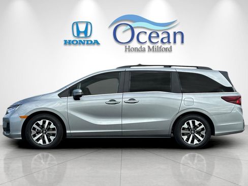New 2026 Honda Odyssey EX-L image 2