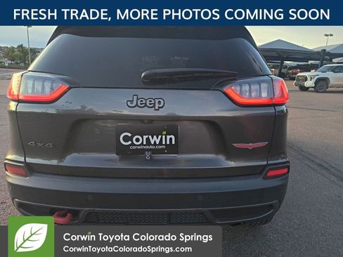 Used 2020 Jeep Cherokee Trailhawk w/ Cold Weather Group AWD/4WD image 5
