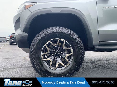 Used 2025 Chevrolet Colorado ZR2 w/ Technology Package AWD/4WD image 18