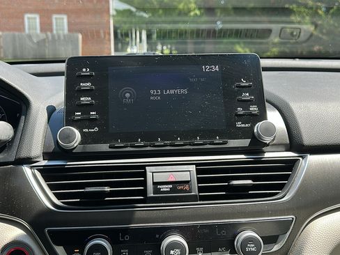 Used 2018 Honda Accord LX image 17