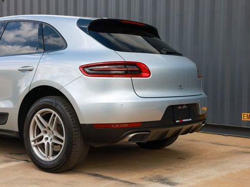 Used 2017 Porsche Macan AWD/4WD image 35