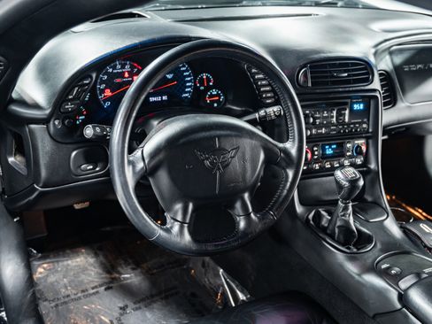 Used 2002 Chevrolet Corvette Z06 w/ Memory Pkg image 19