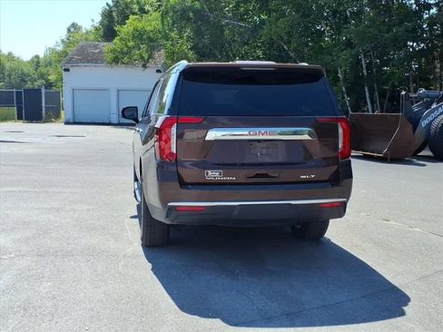 Used 2023 GMC Yukon XL SLT w/ SLT Premium Package AWD/4WD image 6
