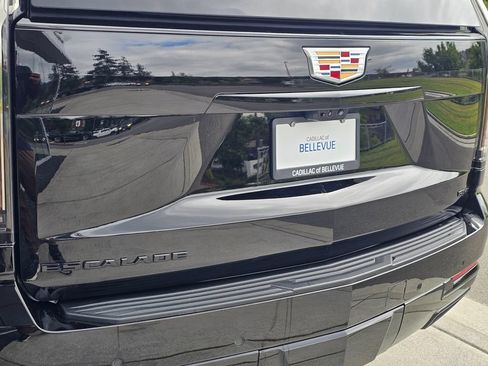 Certified 2025 Cadillac Escalade Sport w/ Touring Package AWD/4WD image 15