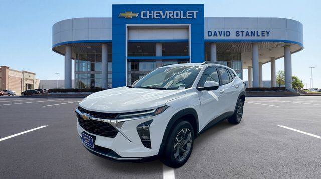 Used 2026 Chevrolet Trax LT FWD image 1