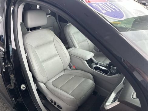 Used 2019 GMC Acadia SLT FWD image 27