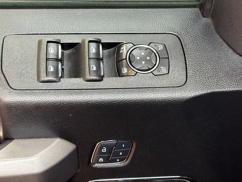 Used 2018 Ford F150 Platinum w/ Equipment Group 701A Luxury AWD/4WD image 22