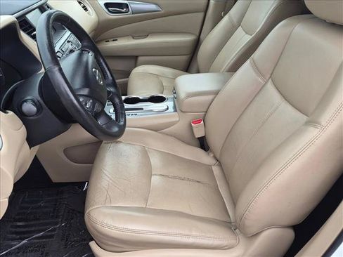 Used 2019 Nissan Pathfinder SL FWD image 16