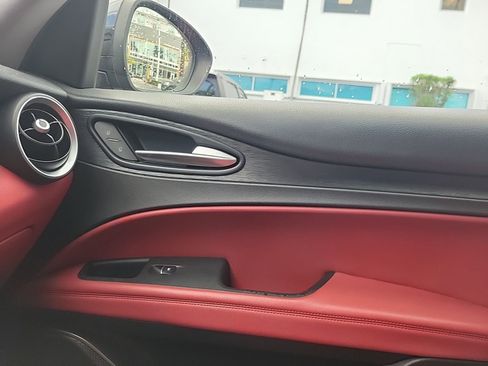 Used 2021 Alfa Romeo Stelvio Sprint w/ Nero Edizione RWD image 34