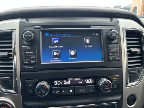 Used 2018 Nissan Titan SV w/ SV Convenience Package image 13