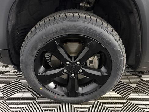 Used 2023 Jeep Grand Cherokee L Laredo AWD/4WD image 12