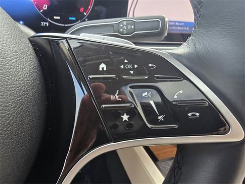 Used 2024 Mercedes-Benz GLE 450 4MATIC image 32