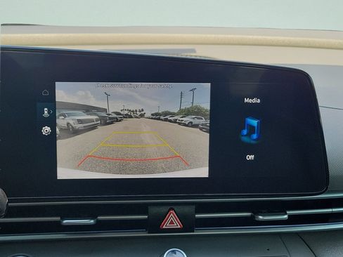 Used 2024 Hyundai Elantra SEL FWD image 28