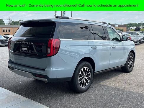 Used 2025 Ford Expedition Platinum AWD/4WD image 26