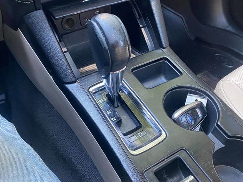 Used 2019 Subaru Outback 2.5i Limited AWD/4WD image 34