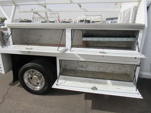 Used 2020 RAM 5500 Tradesman RWD image 18