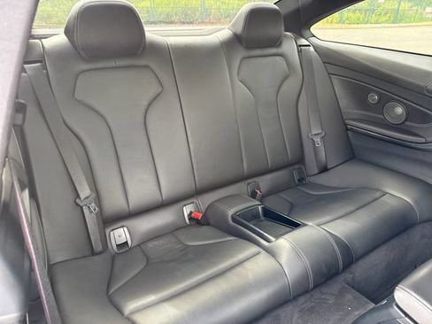 Used 2018 BMW M4 Coupe RWD image 12