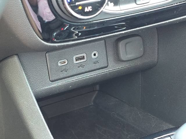Used 2023 Buick Encore GX Select w/ Sport Touring Package FWD image 31