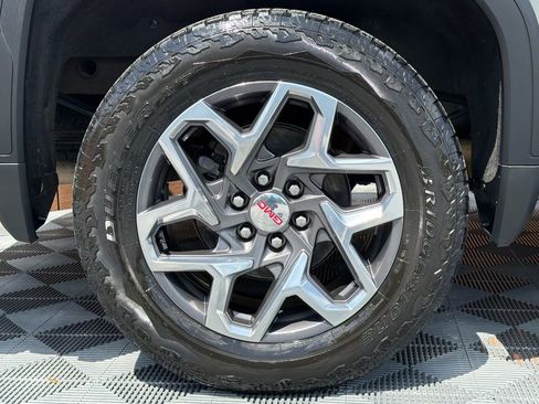 Used 2024 GMC Sierra 1500 SLT w/ SLT Premium Plus Package AWD/4WD image 23