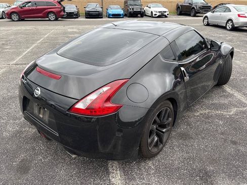 Used 2020 Nissan 370Z Coupe RWD image 8
