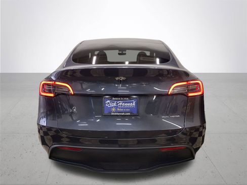 Used 2023 Tesla Model Y Long Range image 12