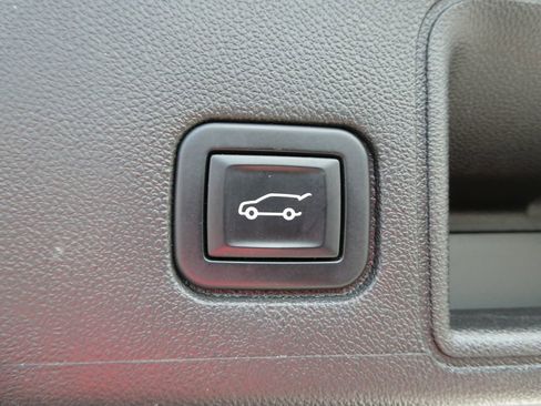 Certified 2022 GMC Terrain SLT AWD/4WD image 18