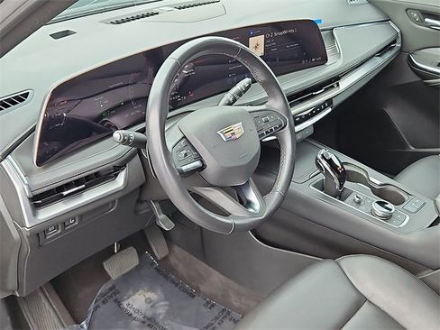 Used 2024 Cadillac XT4 Premium Luxury image 15